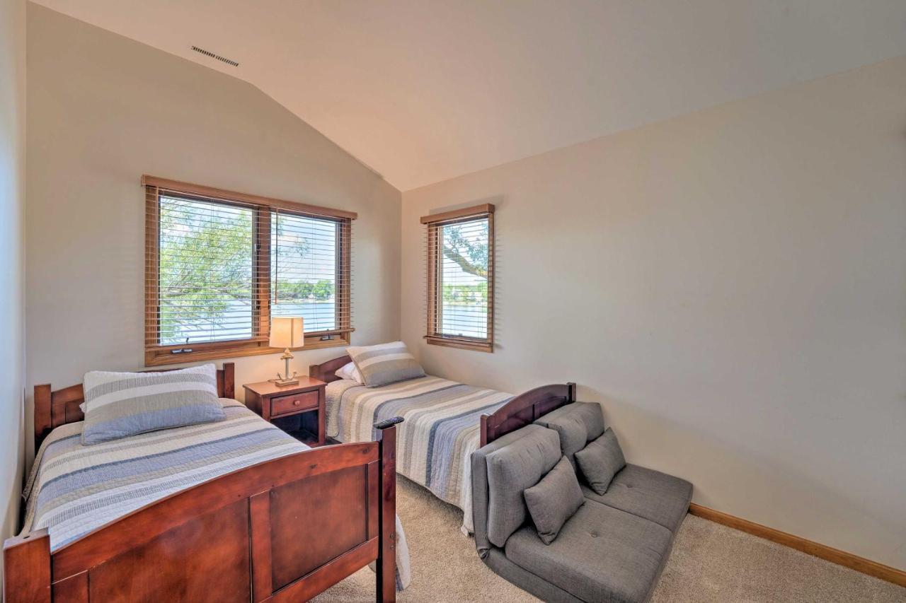 Lakefront Oasis With Boat Dock, Fire Pit, Grill Bristol Exterior foto